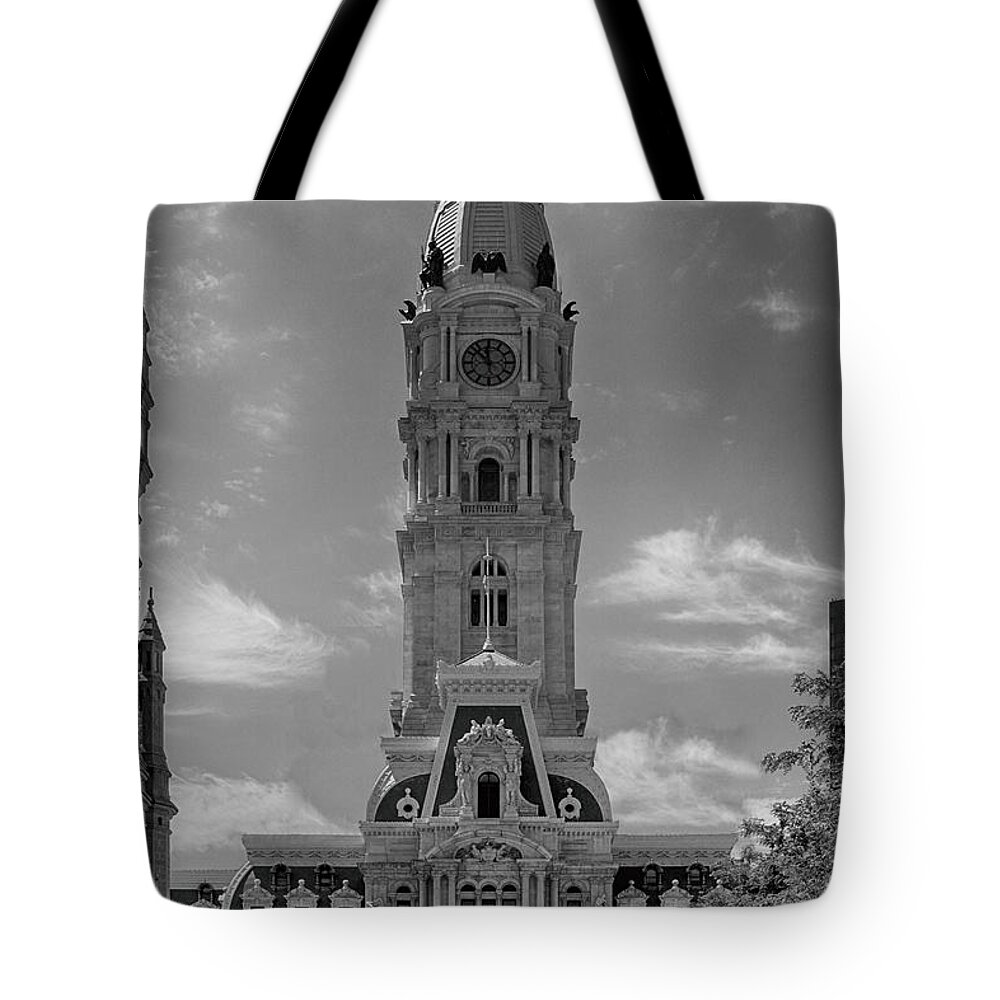 Philadelphia Tote Bag featuring the photograph Broad and True by Paul Watkins