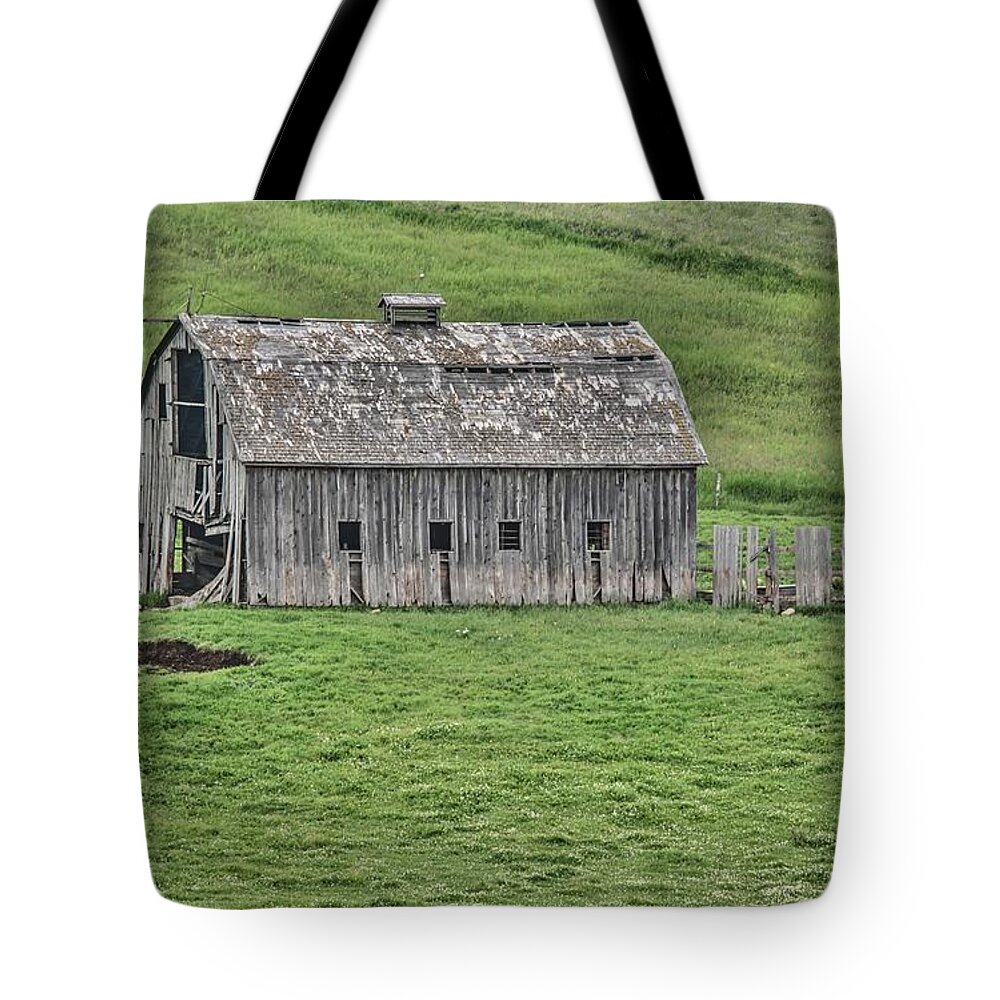 Canada Tote Bag featuring the photograph Canadian Gray Barn by Bert Peake