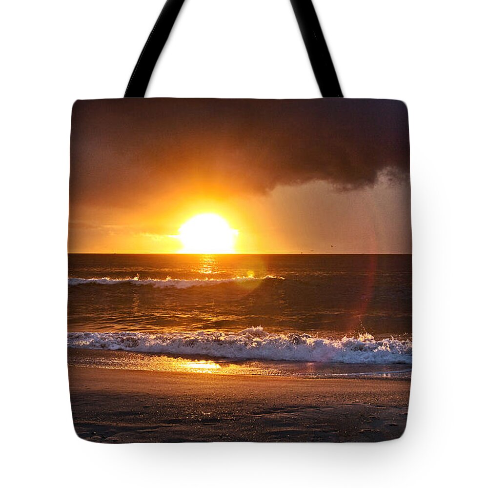 Sunrise Tote Bag featuring the photograph Carolina Beach Sunrise by Phil Mancuso