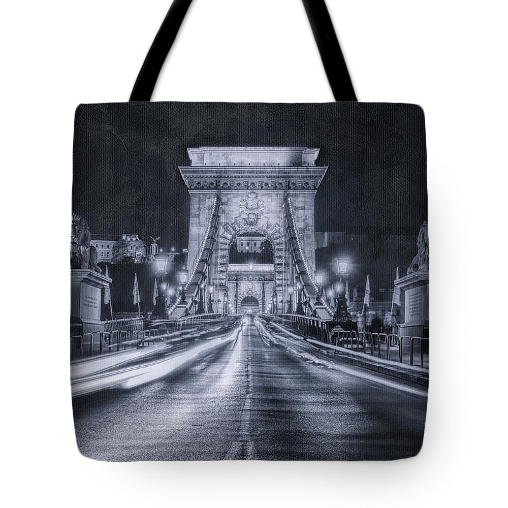 Chain Tote Bag featuring the photograph Chain Bridge Night Traffic BWII by Joan Carroll