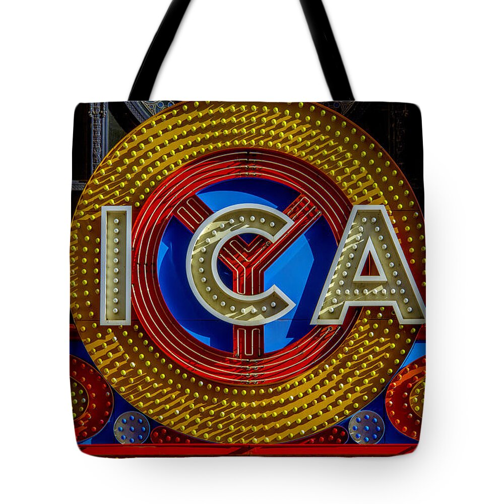  Tote Bag featuring the photograph Chicago by Raymond Kunst