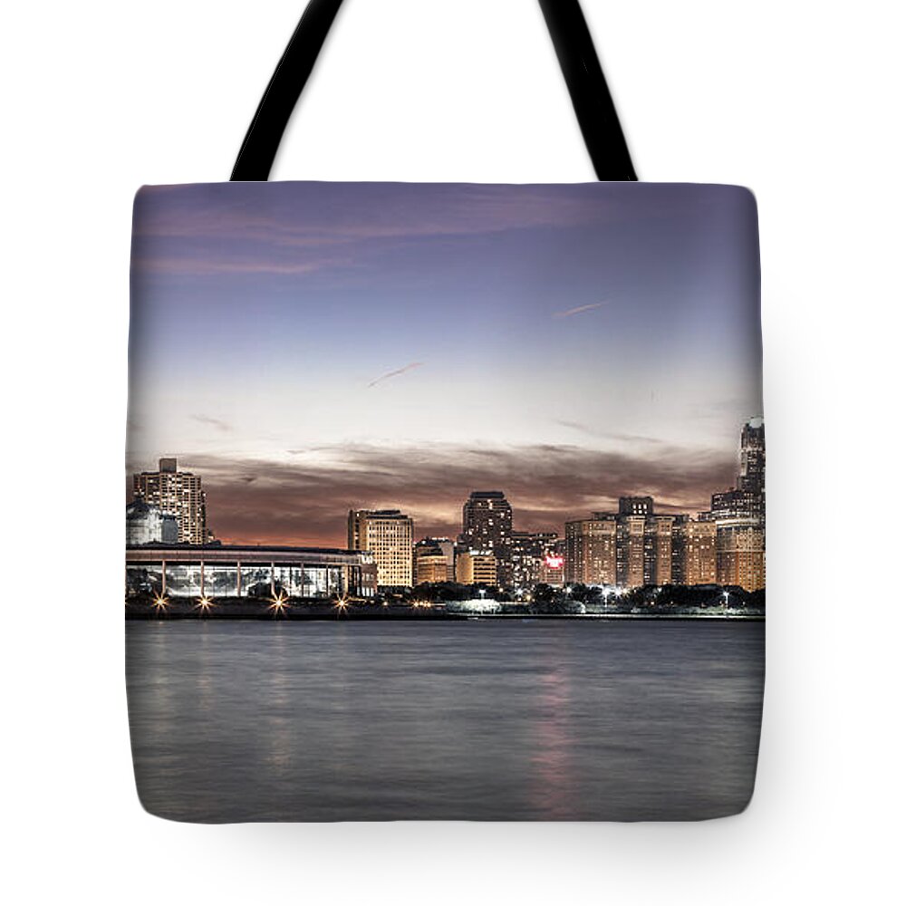 Chicago Tote Bag featuring the photograph Chicago Sunset by John McGraw