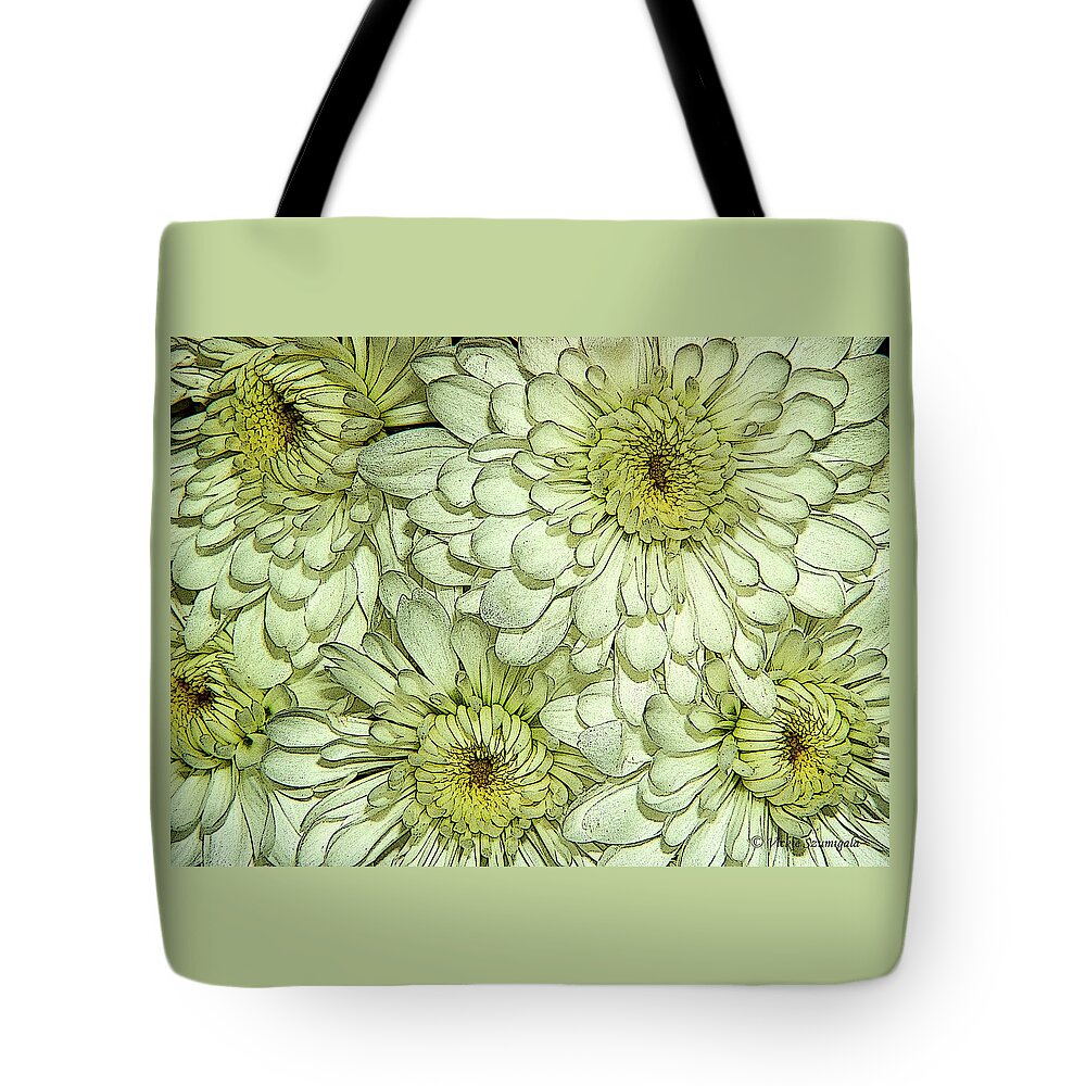 Mum Tote Bag featuring the photograph Chrysanthemum by Vickie Szumigala