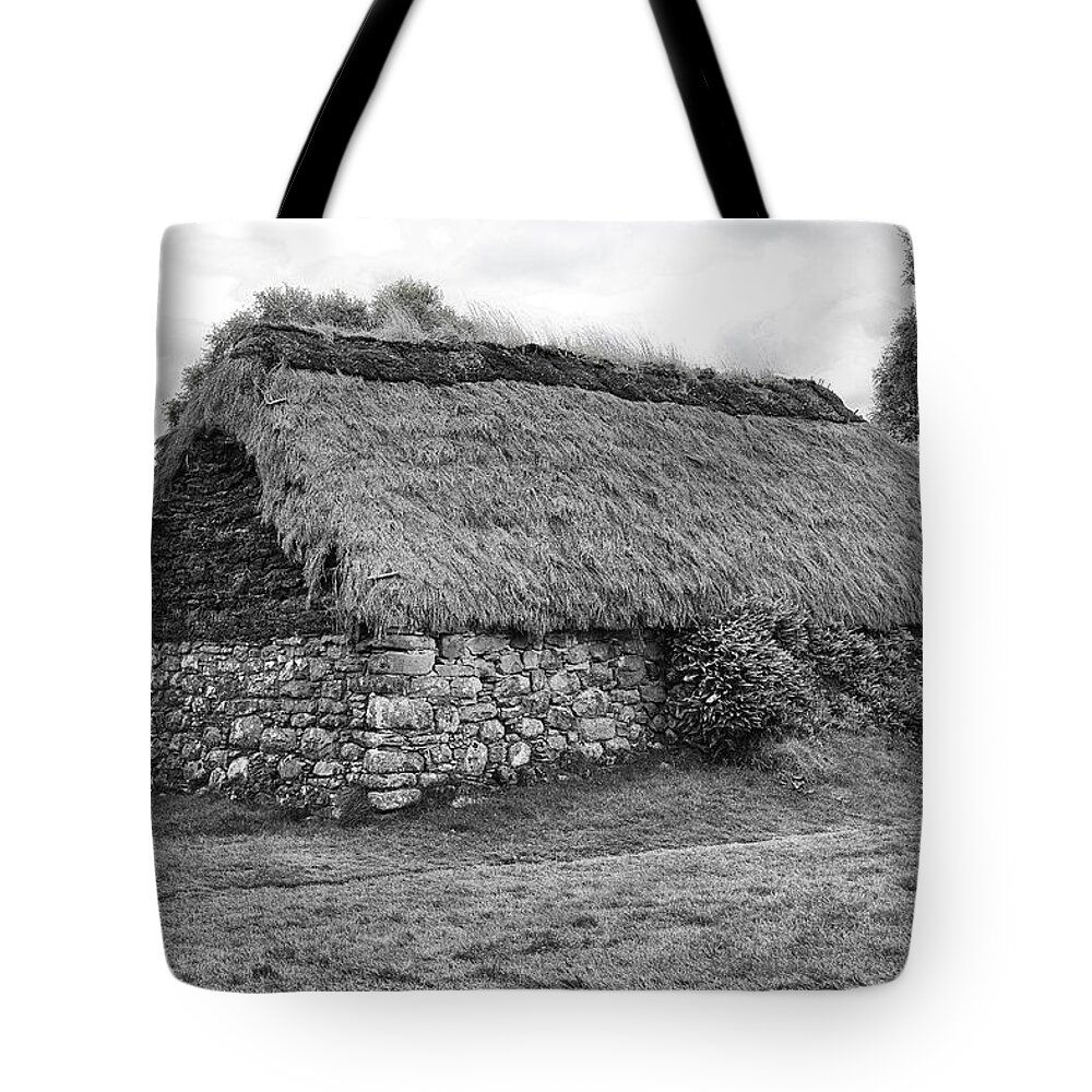 Cottage Tote Bag featuring the photograph Cottage by Eunice Gibb