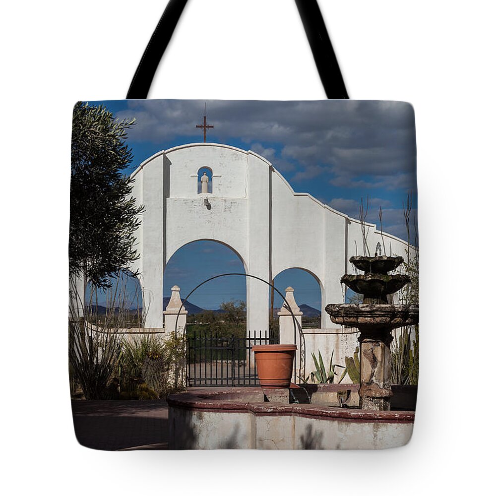 Arches Tote Bag featuring the photograph Courtyard at the Mission by Ed Gleichman