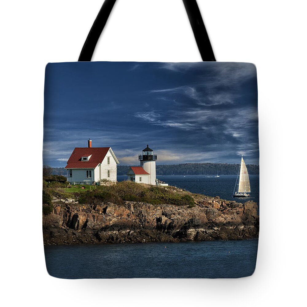 Curtis Island Tote Bag featuring the photograph Curtis Island Lighthouse Maine IMG 5988 by Greg Kluempers