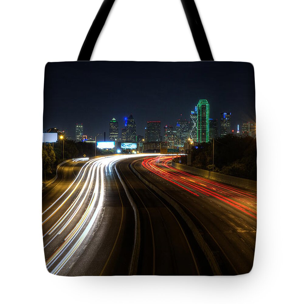 Dallas Tote Bag featuring the photograph Dallas Night light by Jonathan Davison