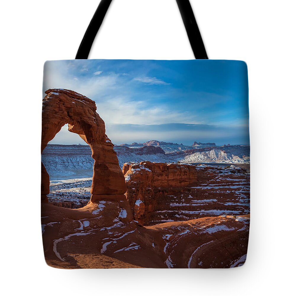 Landscape Tote Bag featuring the photograph Delicate Arch by Jonathan Nguyen