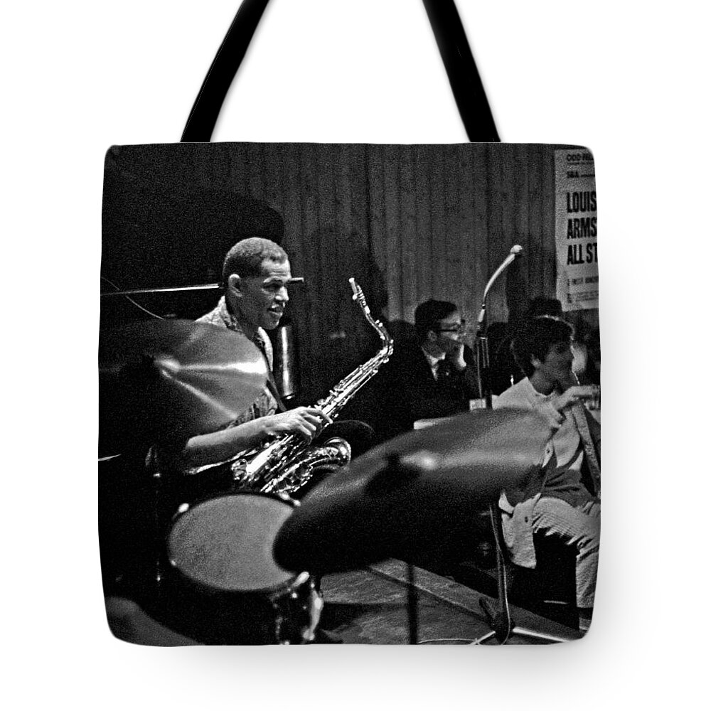 Jazz Tote Bag featuring the photograph Dexter Gordon 1 by Lee Santa