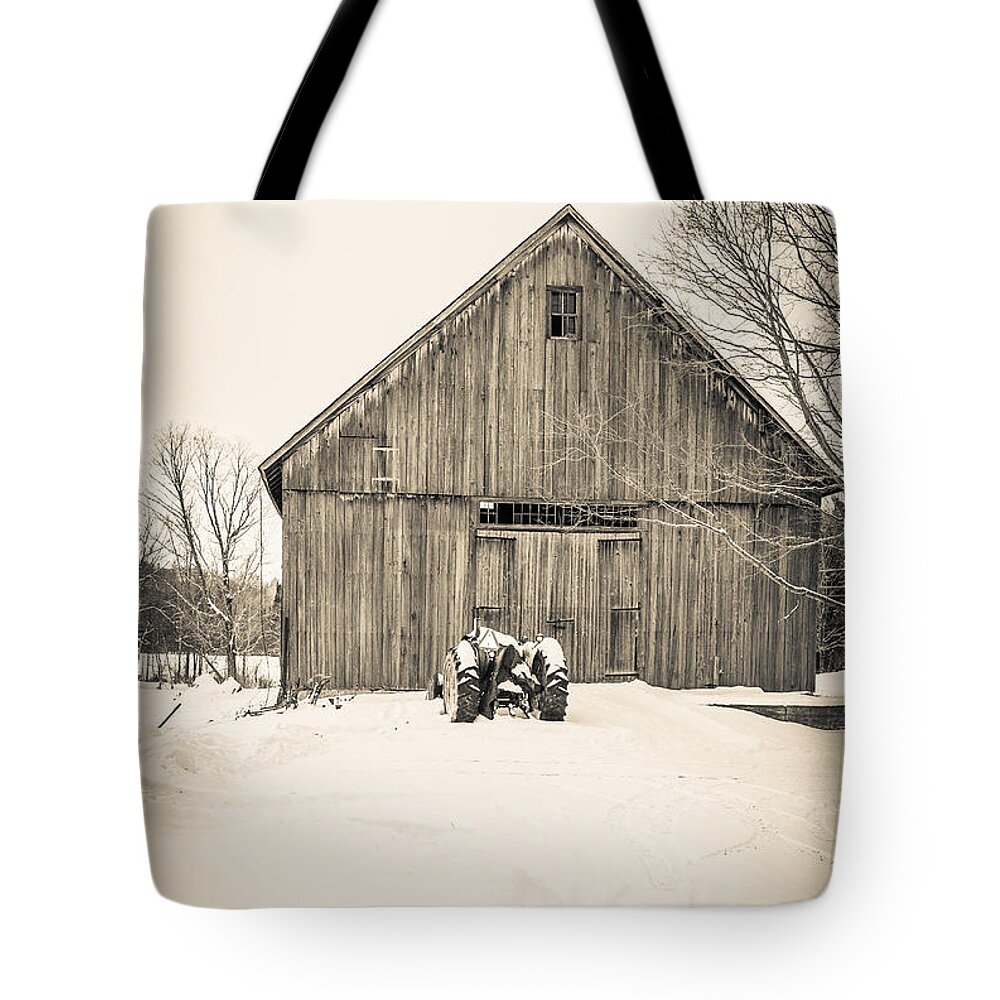 New Hampshire Tote Bag featuring the photograph Downtown Metropolitian Etna New Hampshire by Edward Fielding