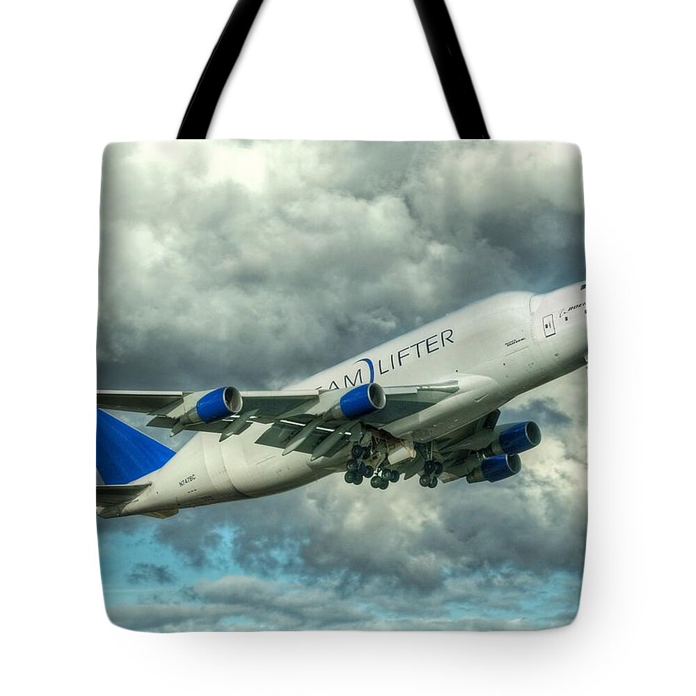 747 Tote Bag featuring the photograph Dreamlifter Takeoff by Jeff Cook