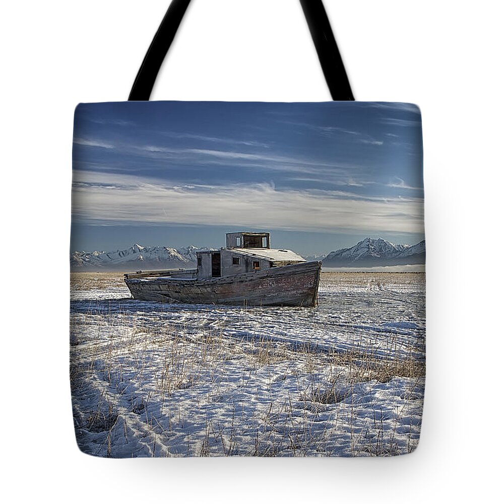 Alaska Tote Bag featuring the photograph Drifter by Ed Boudreau