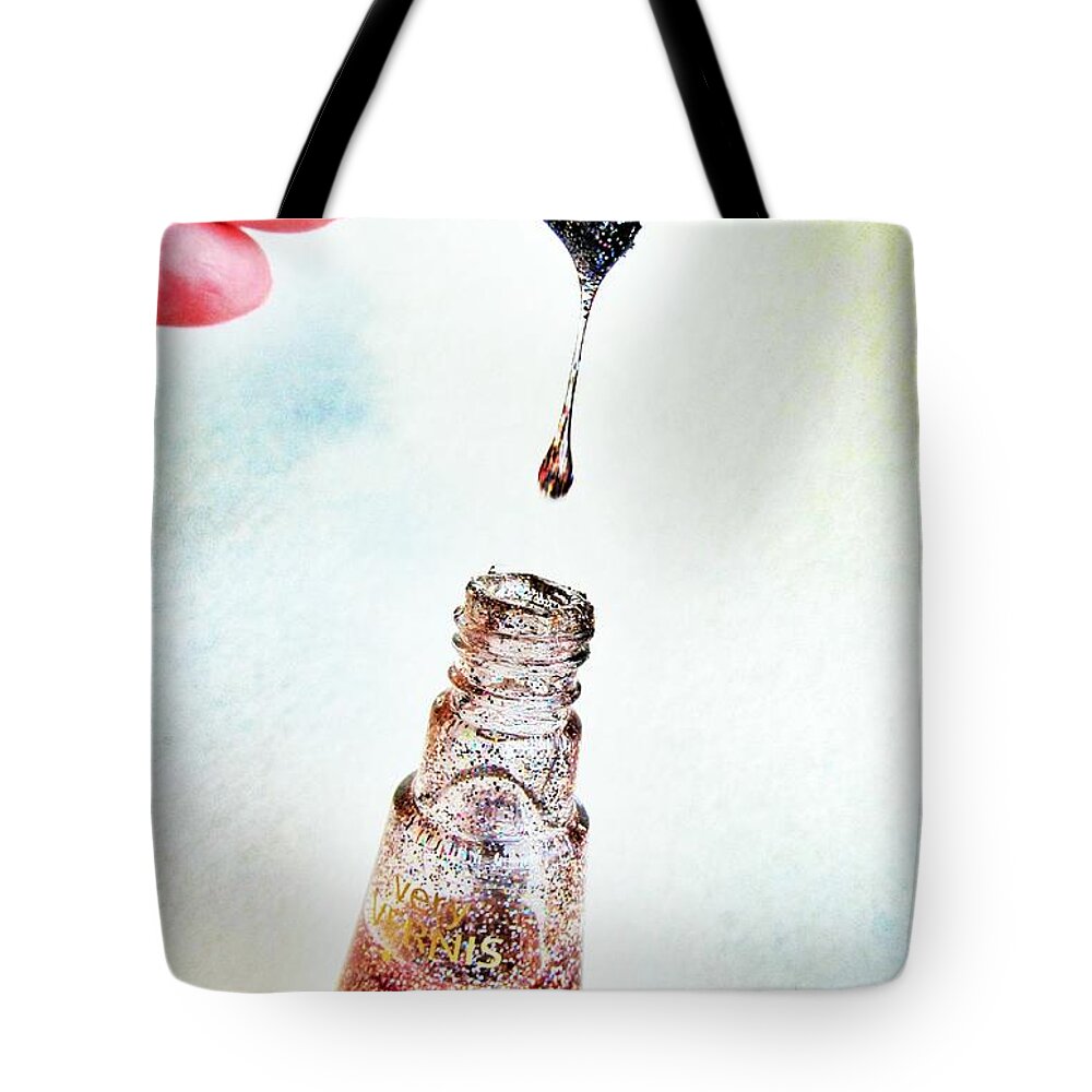 Drop Tote Bag featuring the photograph Drop by Marianna Mills