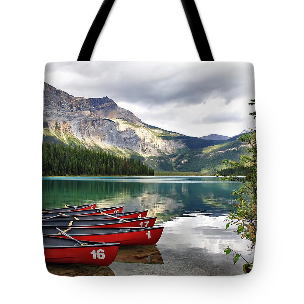 Landscape Tote Bag featuring the photograph Emerald Lake Yoho National Park by Teresa Zieba
