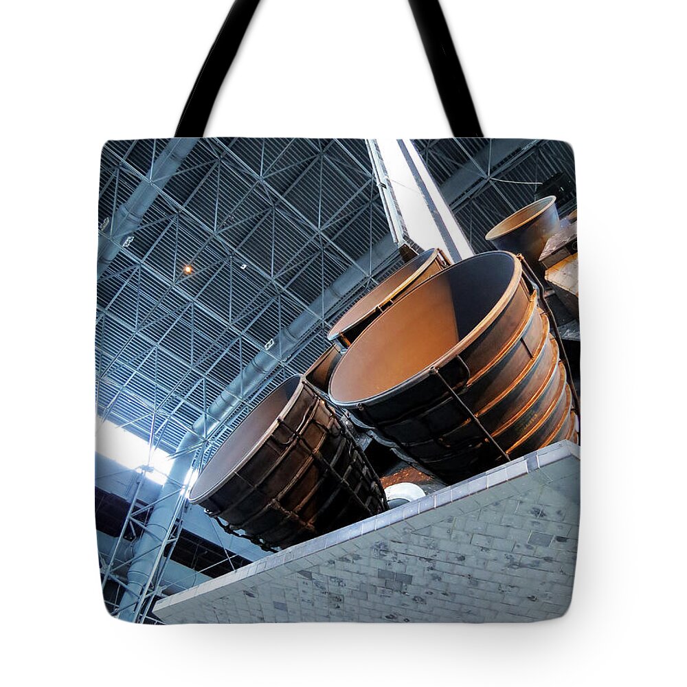 Udvar-hazy Tote Bag featuring the photograph Engines 1 by Jon Munson II