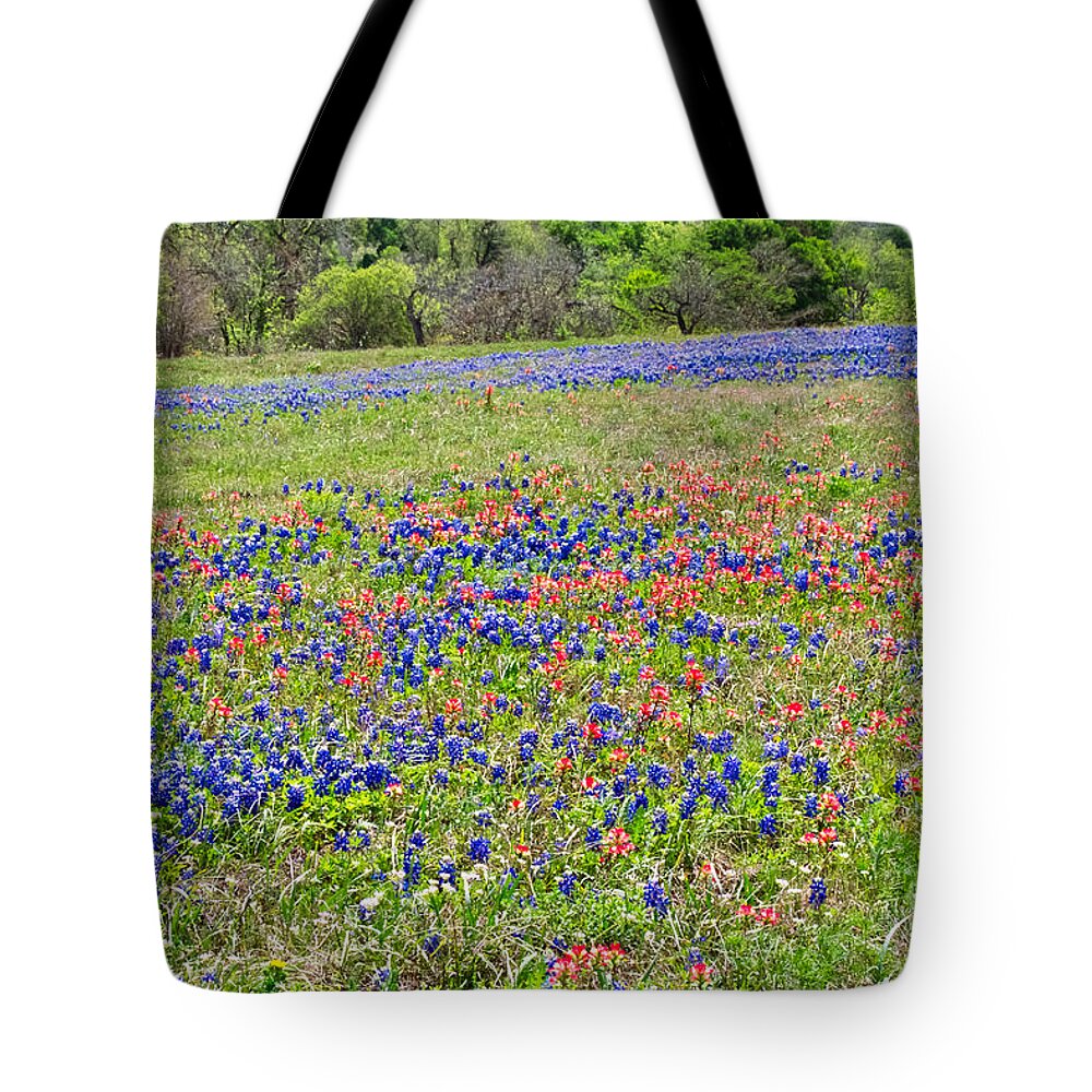 Field Tote Bag featuring the photograph Field of Dreams by Gary Richards