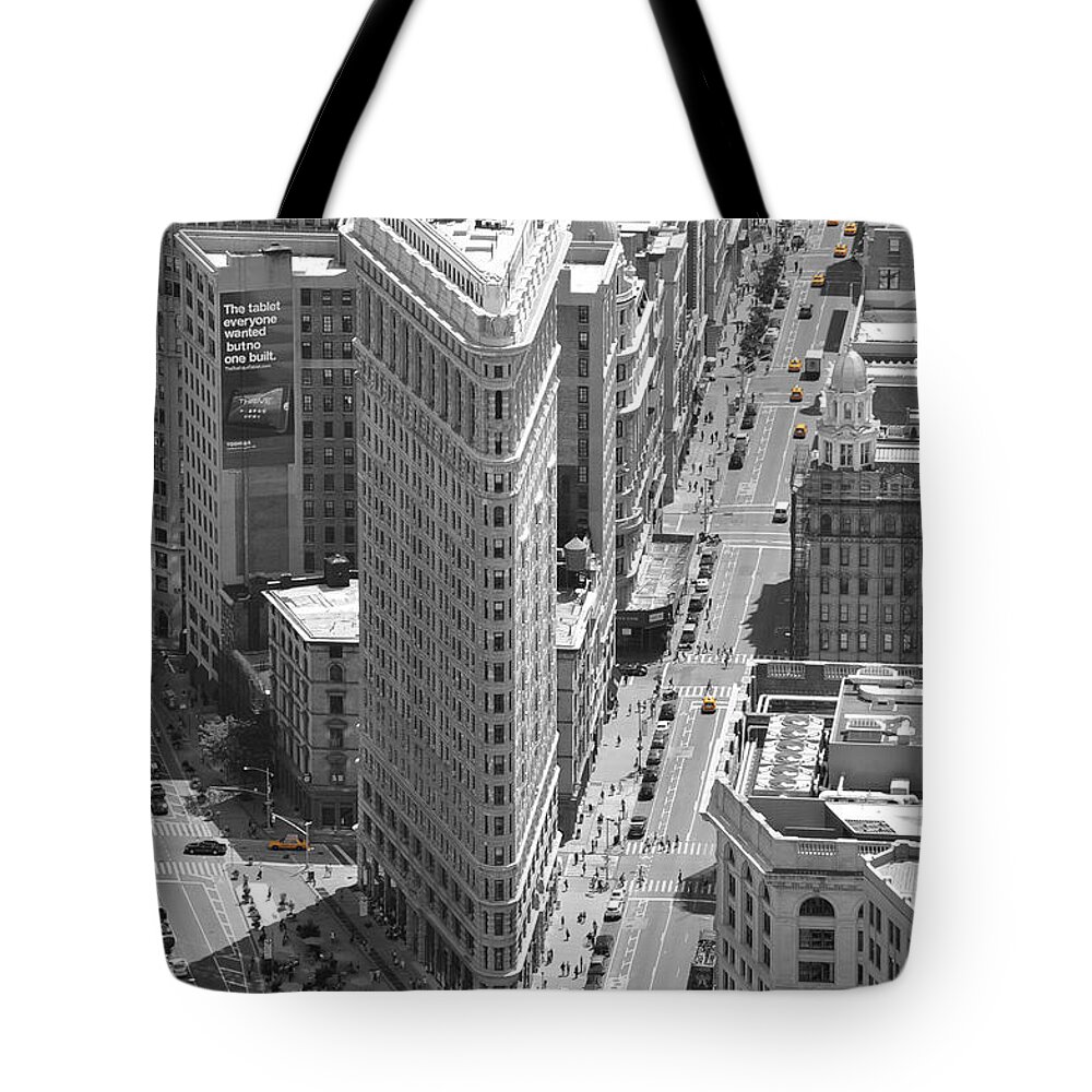 New_york Tote Bag featuring the photograph Flatiron Building by Randi Grace Nilsberg
