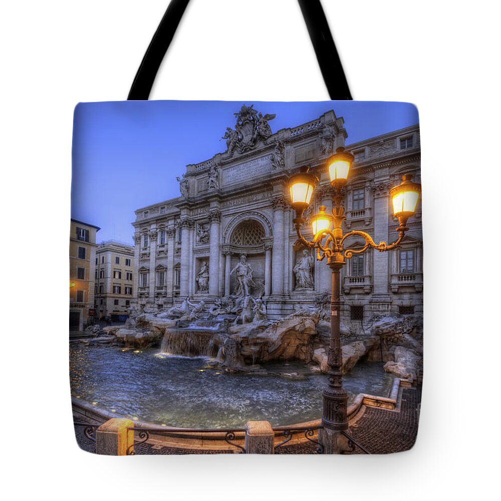 Yhun Suarez Tote Bag featuring the photograph Fontana di Trevi 3.0 by Yhun Suarez