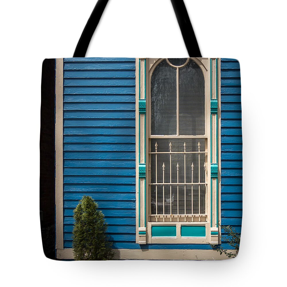 Guy Whiteley Photography Tote Bag featuring the photograph Franklin Street Window by Guy Whiteley