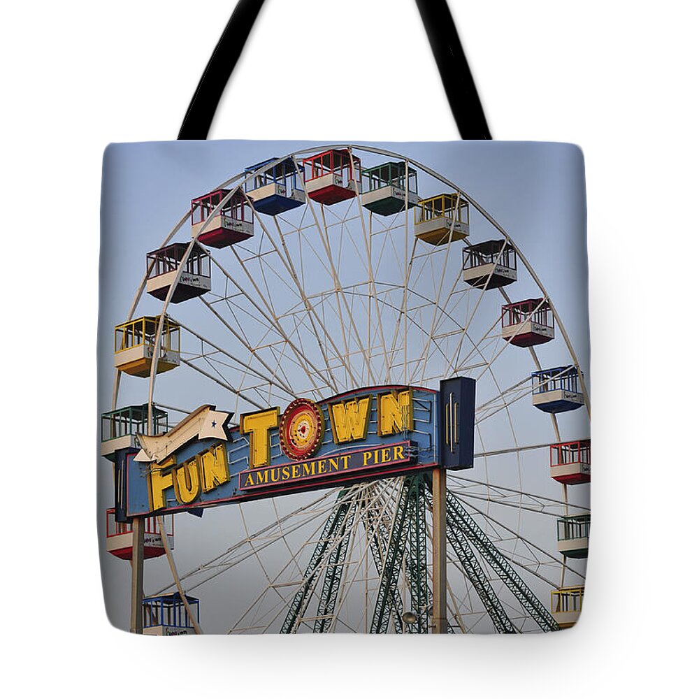 Funtown Pier Tote Bag featuring the photograph Funtown Ferris Wheel by Terry DeLuco