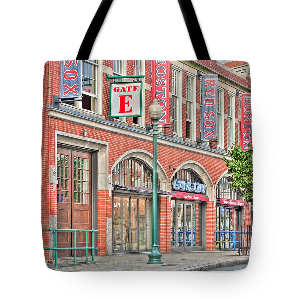 Clarence Holmes Tote Bag featuring the photograph Gate E by Clarence Holmes