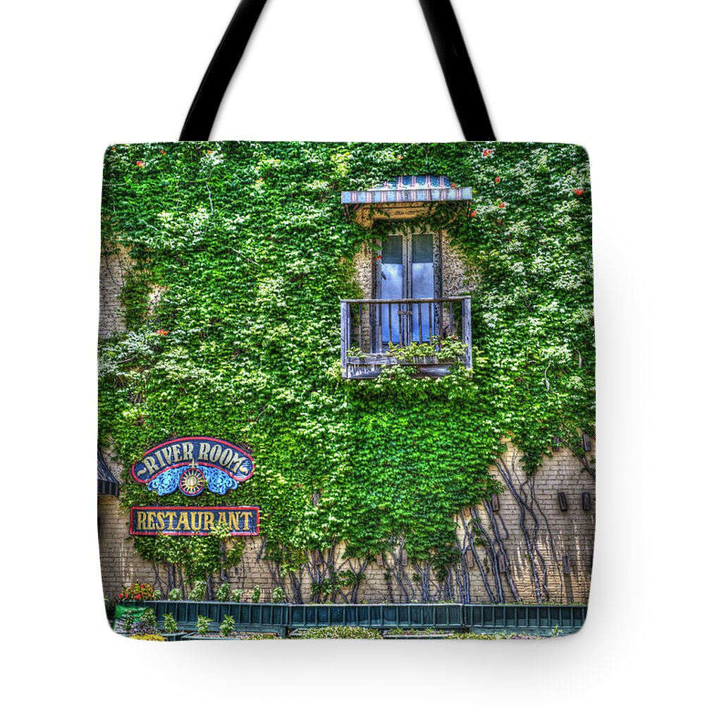 Goergetown Tote Bag featuring the photograph GeorgeTown Resturant by Dale Powell