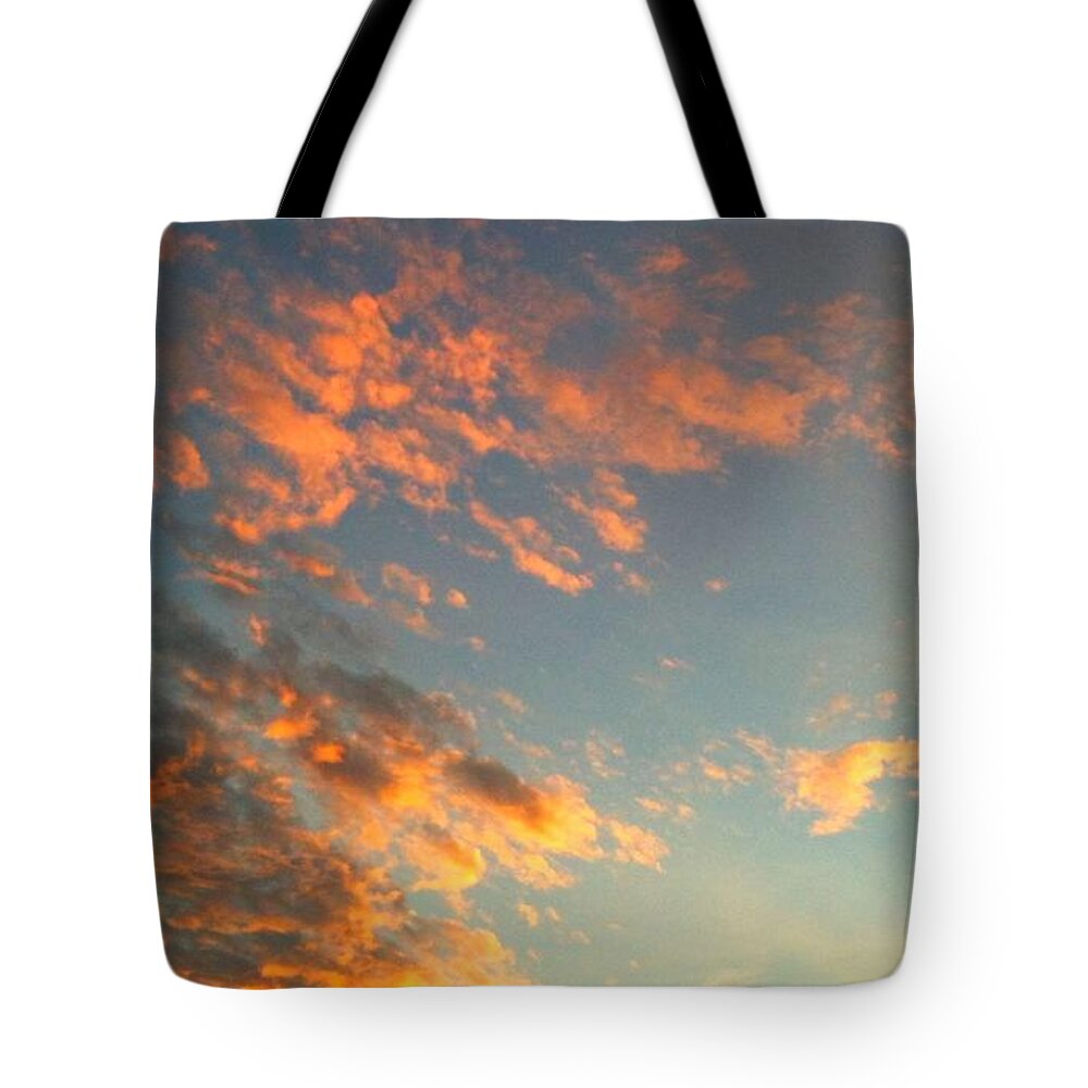 Durham Tote Bag featuring the photograph Good Morning by Linda Bailey