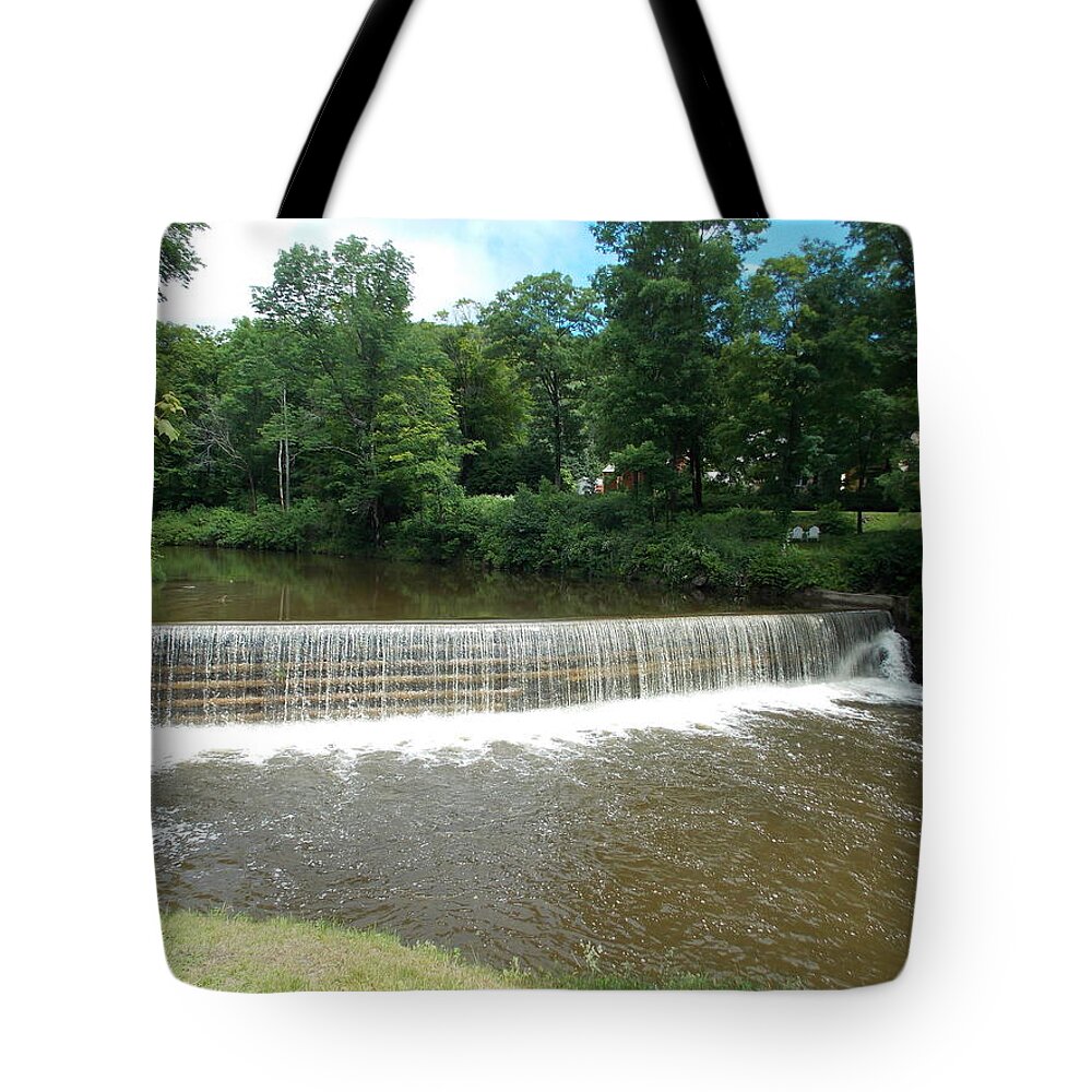 River Tote Bag featuring the photograph Green River dam by Catherine Gagne