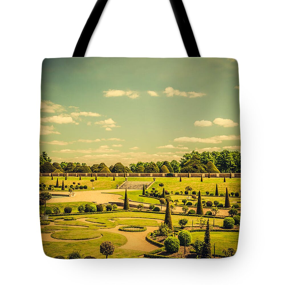 20th Centuary Garden Tote Bag featuring the photograph Hampton Court Palace Gardens - The Knot Garden by Lenny Carter