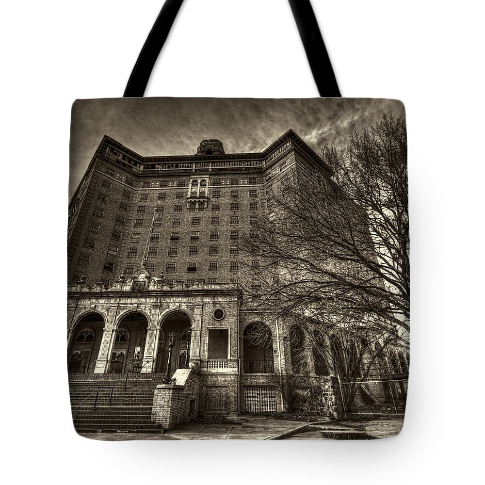 Baker Hotel Tote Bag featuring the photograph Haunted Baker Hotel by Jonathan Davison