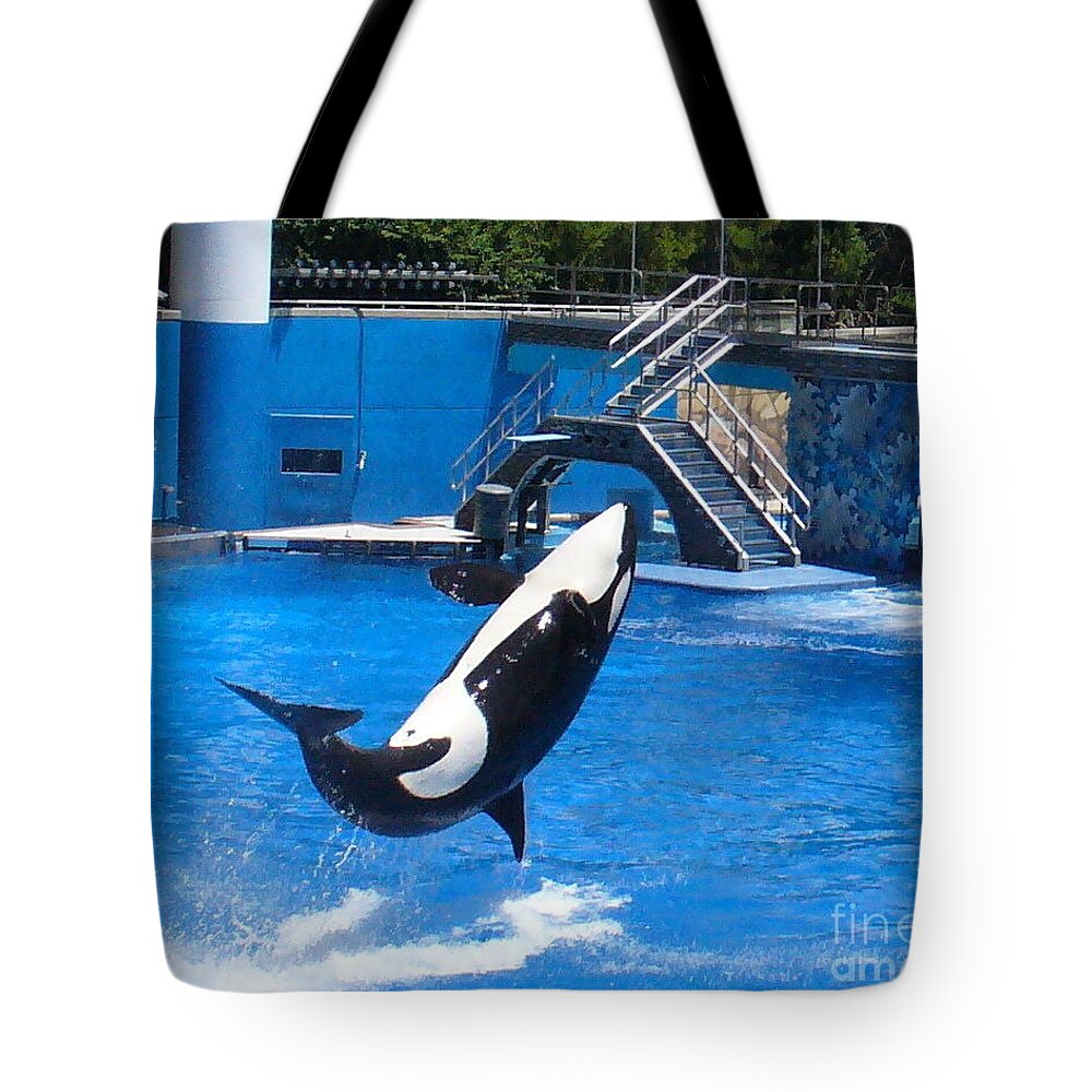 Orca Whale Tote Bag featuring the photograph Have A Splash by Lingfai Leung
