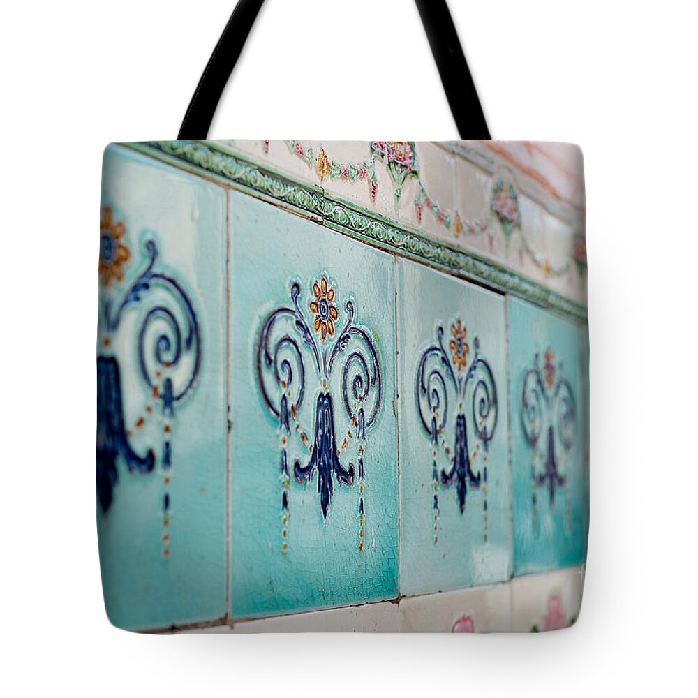 Singapore Tote Bag featuring the photograph Heritage by Ivy Ho