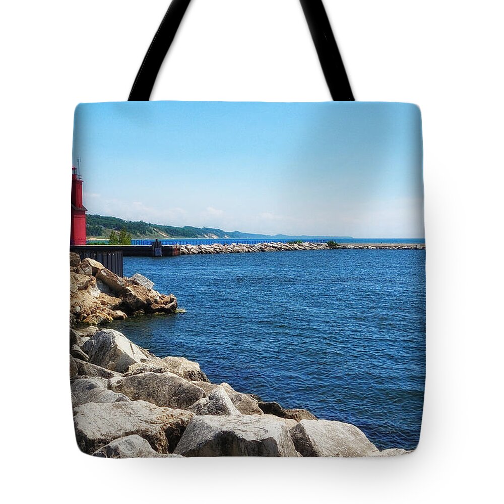 Holland Tote Bag featuring the photograph Holland Harbor Light by Lars Lentz