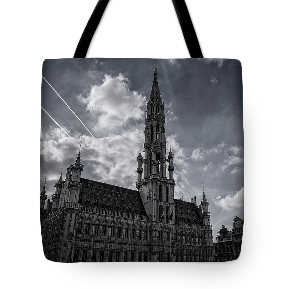 Joan Carroll Tote Bag featuring the photograph Hotel de Ville Brussels by Joan Carroll