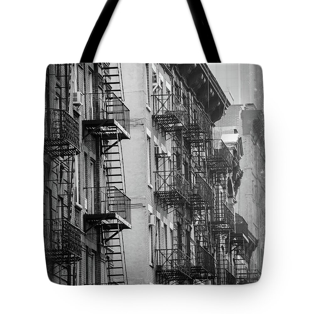 Steps Tote Bag featuring the photograph House Of Manhattan, New York City by Zodebala