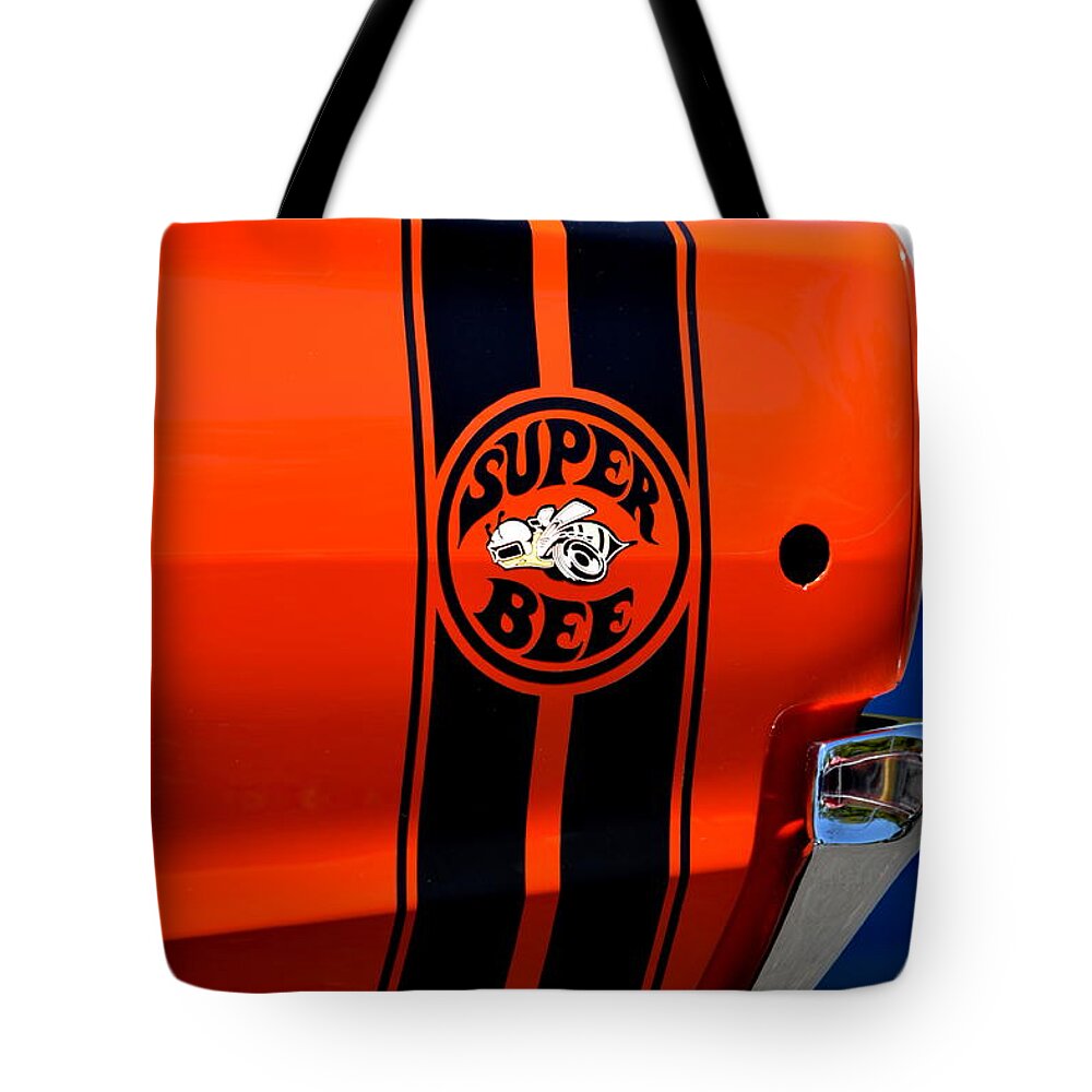 Super Bee Tote Bag featuring the photograph Hr-27 by Dean Ferreira