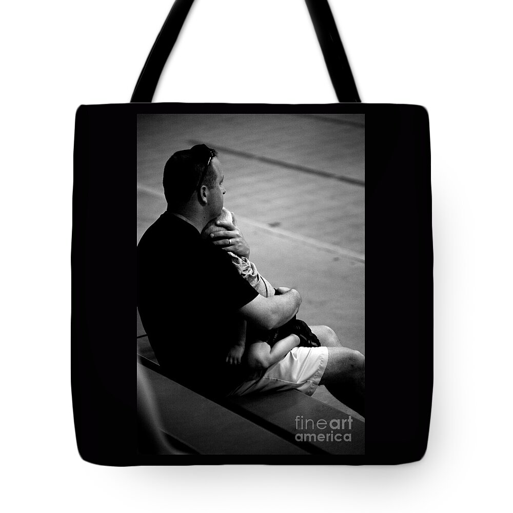 Girl Tote Bag featuring the photograph In Daddy's Arms by Frank J Casella