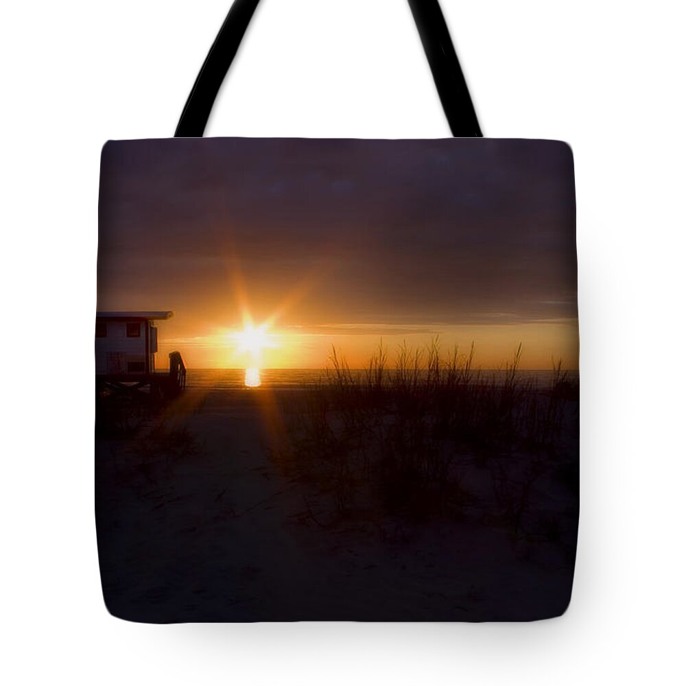 Florida Tote Bag featuring the photograph Into The Light by Ellen Heaverlo