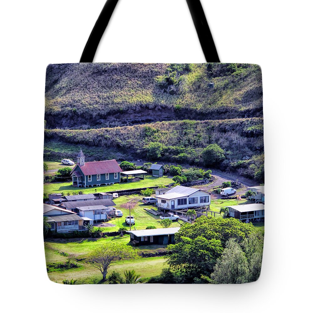 Hawaii Tote Bag featuring the photograph Kahakuloa 31 by Dawn Eshelman