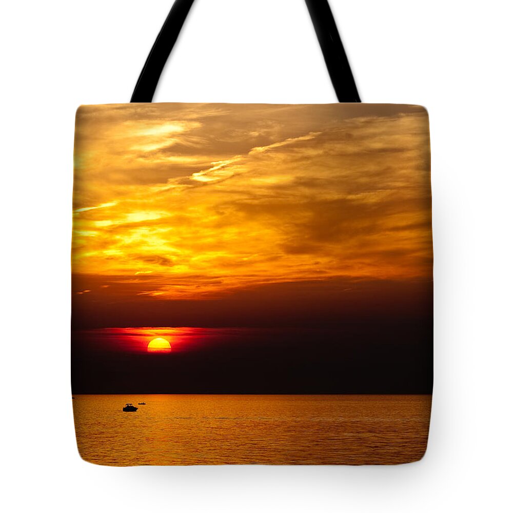 Cleveland Tote Bag featuring the photograph Lake Erie Sunset by Shannon Workman