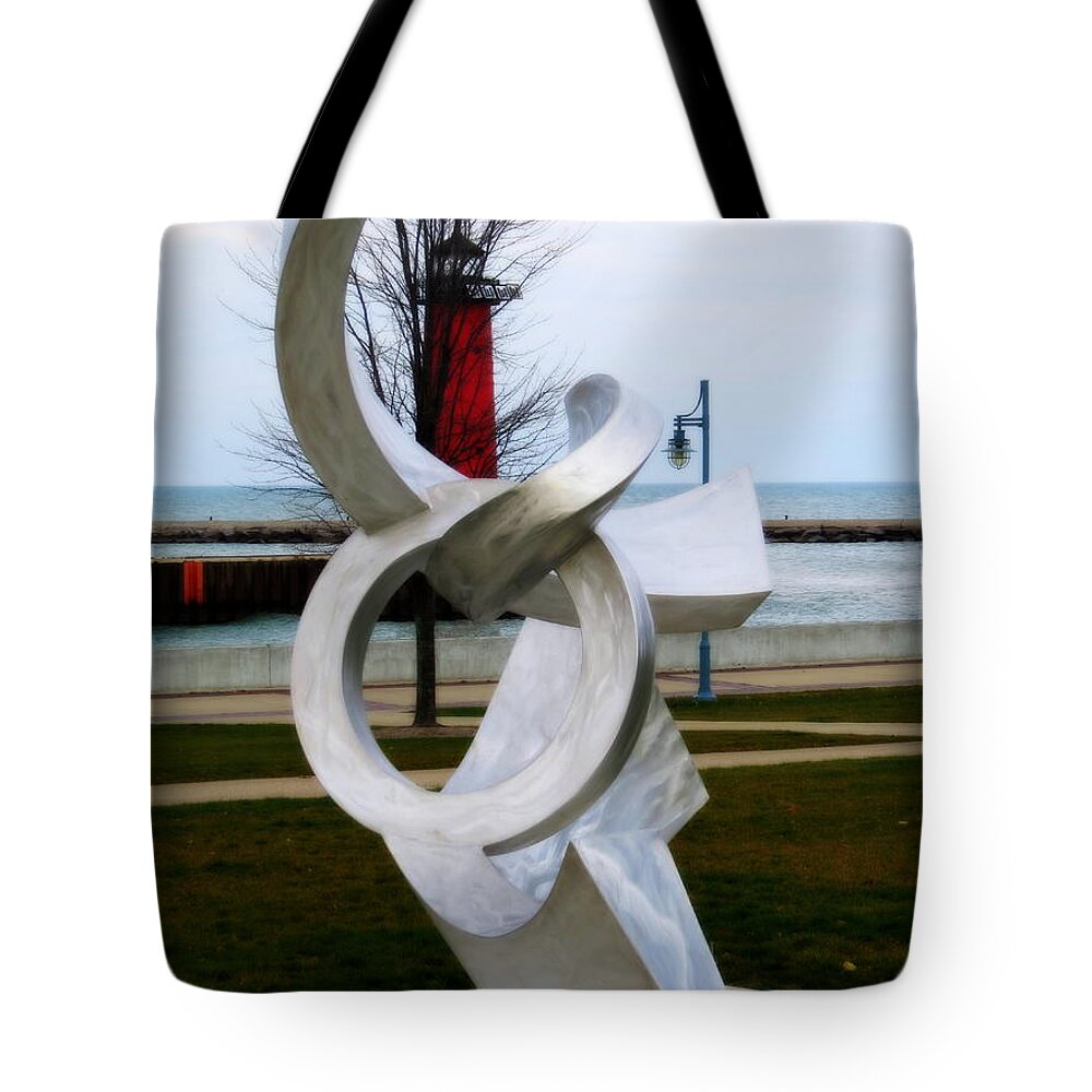 Sculpture Tote Bag featuring the photograph Lakeside Art by Kay Novy