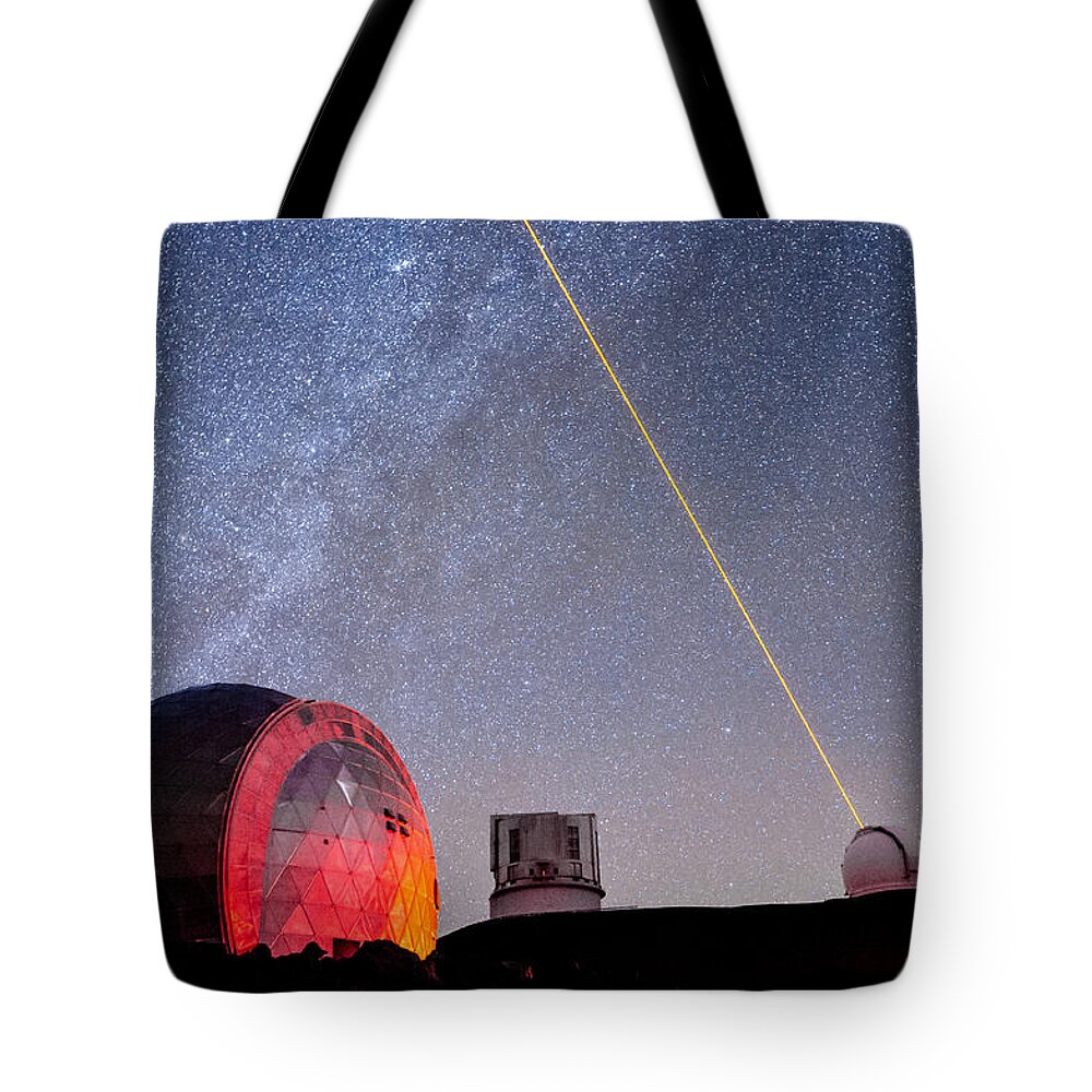 Big Island Tote Bag featuring the photograph Lasers Above Mauna Kea 2 by Jason Chu