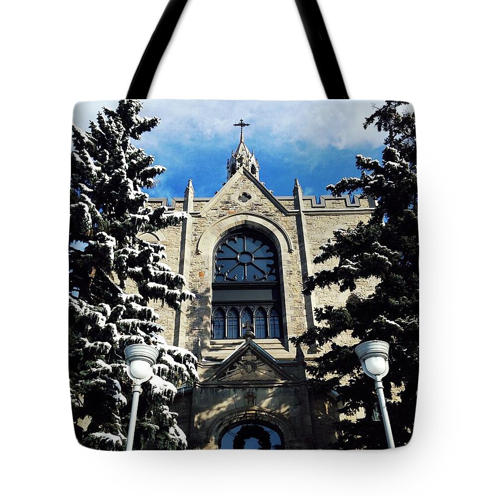 Montreal Tote Bag featuring the photograph L'Eglise by Zinvolle Art