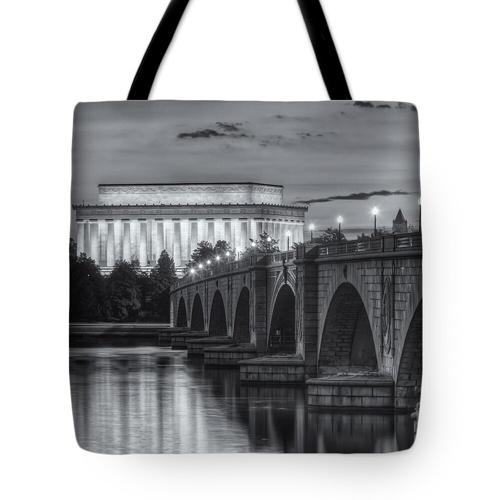 Clarence Holmes Tote Bag featuring the photograph Lincoln Memorial and Arlington Memorial Bridge at Dawn II by Clarence Holmes