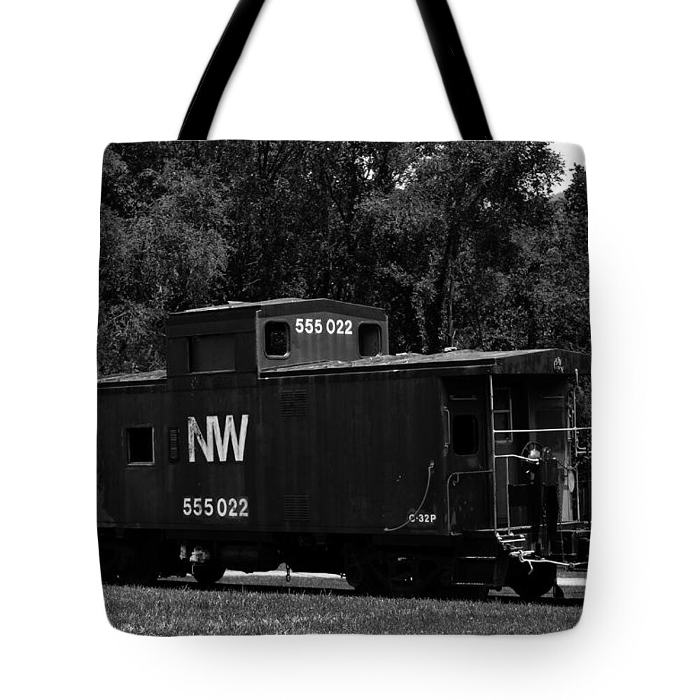B&w Tote Bag featuring the photograph Loose Caboose by Cathy Shiflett