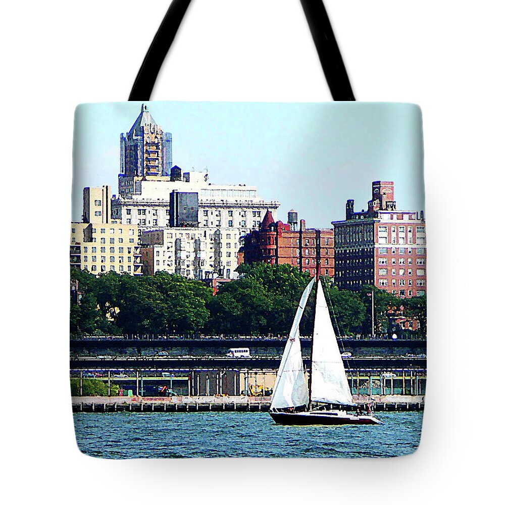 Boat Tote Bag featuring the photograph Manhattan - Sailboat Against Manhatten Skyline by Susan Savad