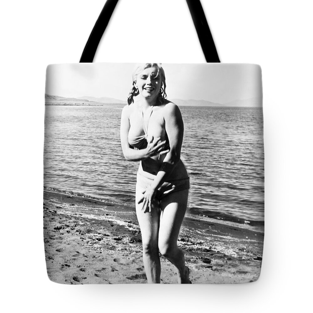 20th Century Tote Bag featuring the photograph Marilyn Monroe #16 by Granger