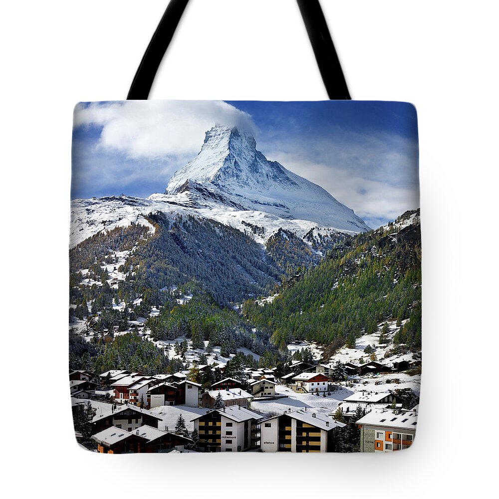 Snow Tote Bag featuring the photograph Matterhorn by Pilar Azaña Talán