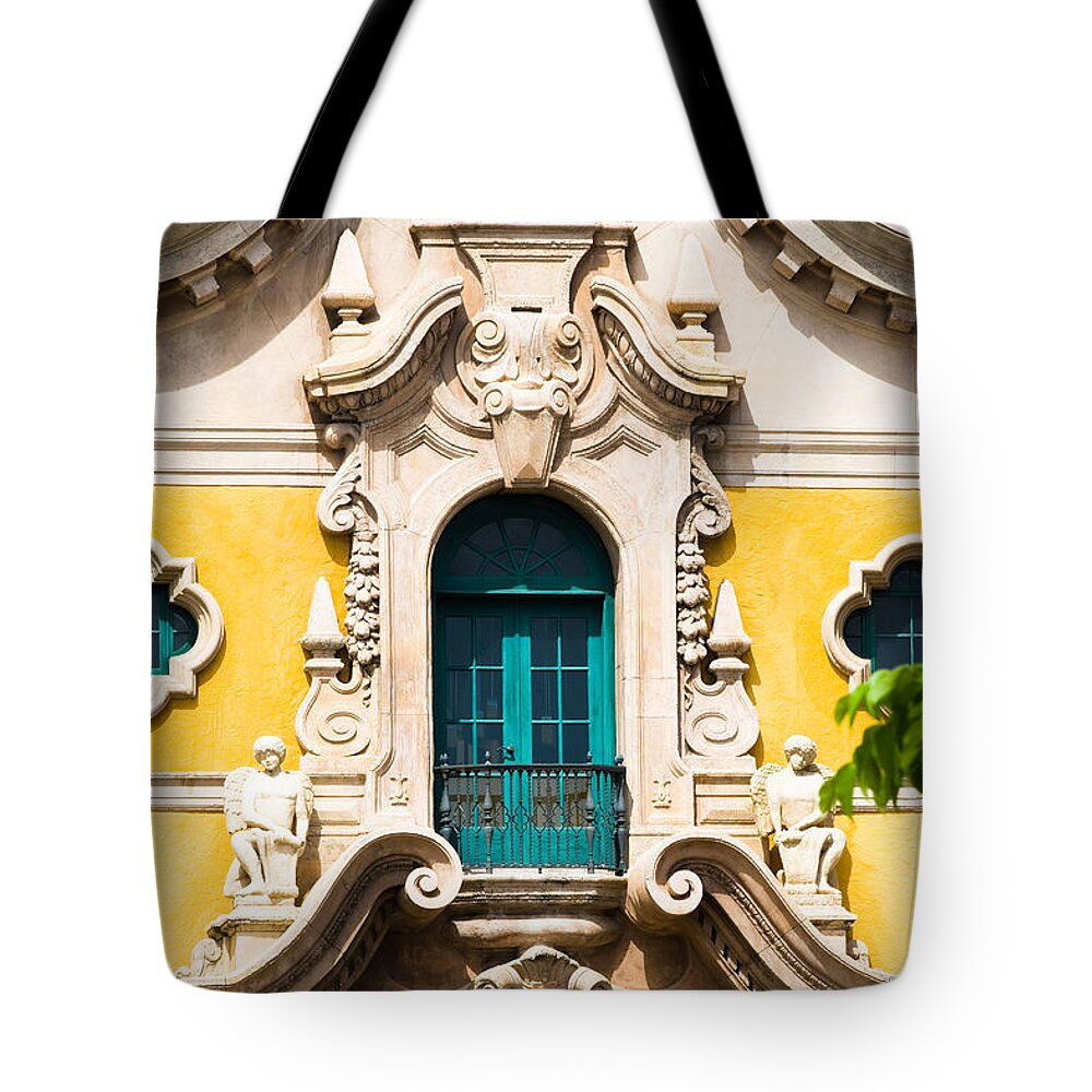 1925 Tote Bag featuring the photograph Miami Freedom Tower by Ed Gleichman