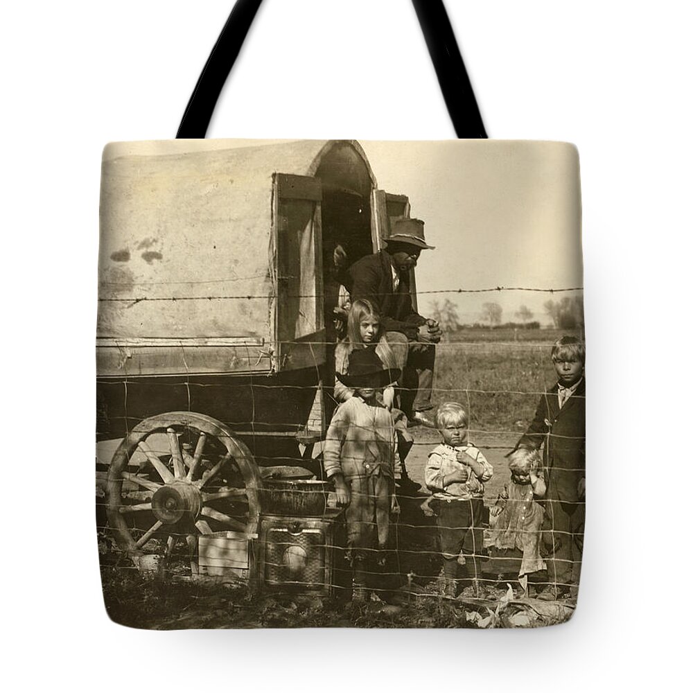 1915 Tote Bag featuring the photograph Migrant Family, 1915 by Granger